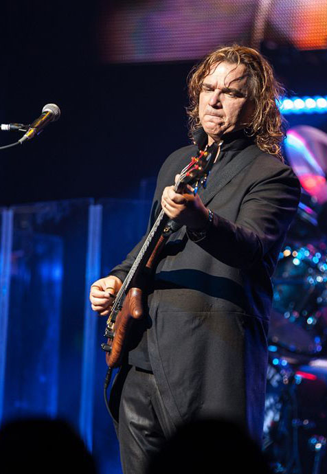 Billy Sherwood on stage with YES